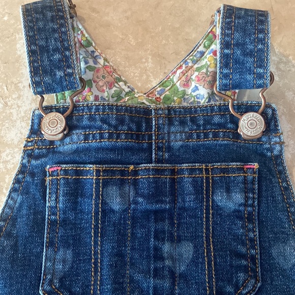 Mini Boden Mid Vintage Blue Girls' Heart Print Short Dungarees - Picture 2 of 13